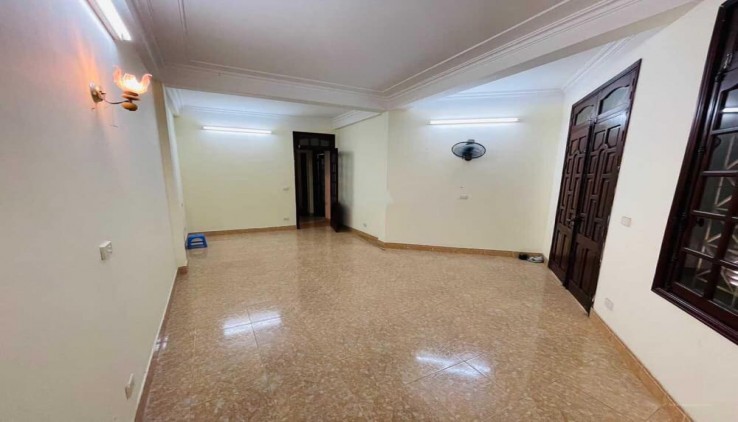 Cho thuê nhà lô góc Tam Trinh ngõ oto tránh - Hoàng Mai - 80m - 4 tầng - 23 triệu - kinh doanh